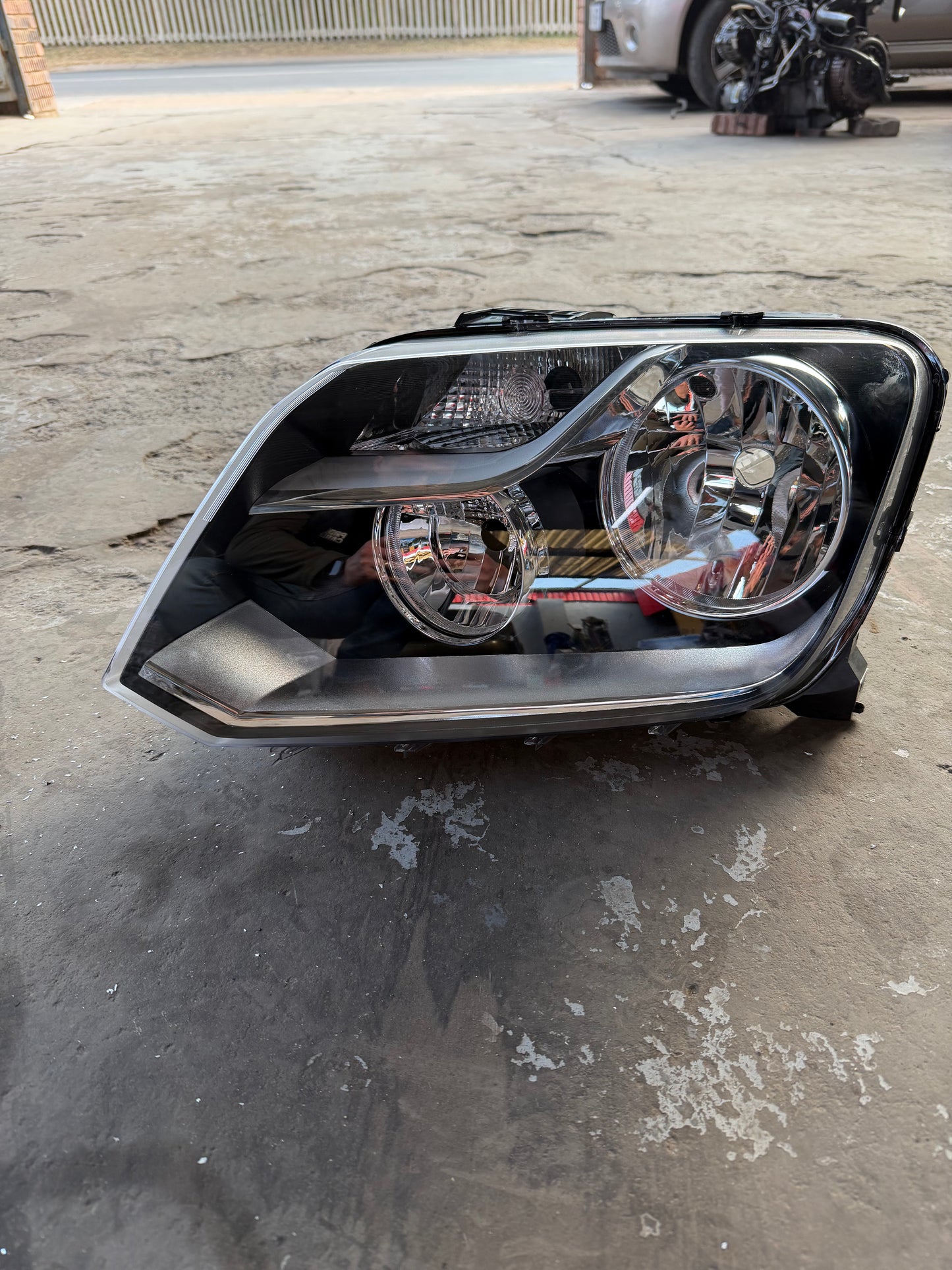 Vw Amarok Headlamp 2010-