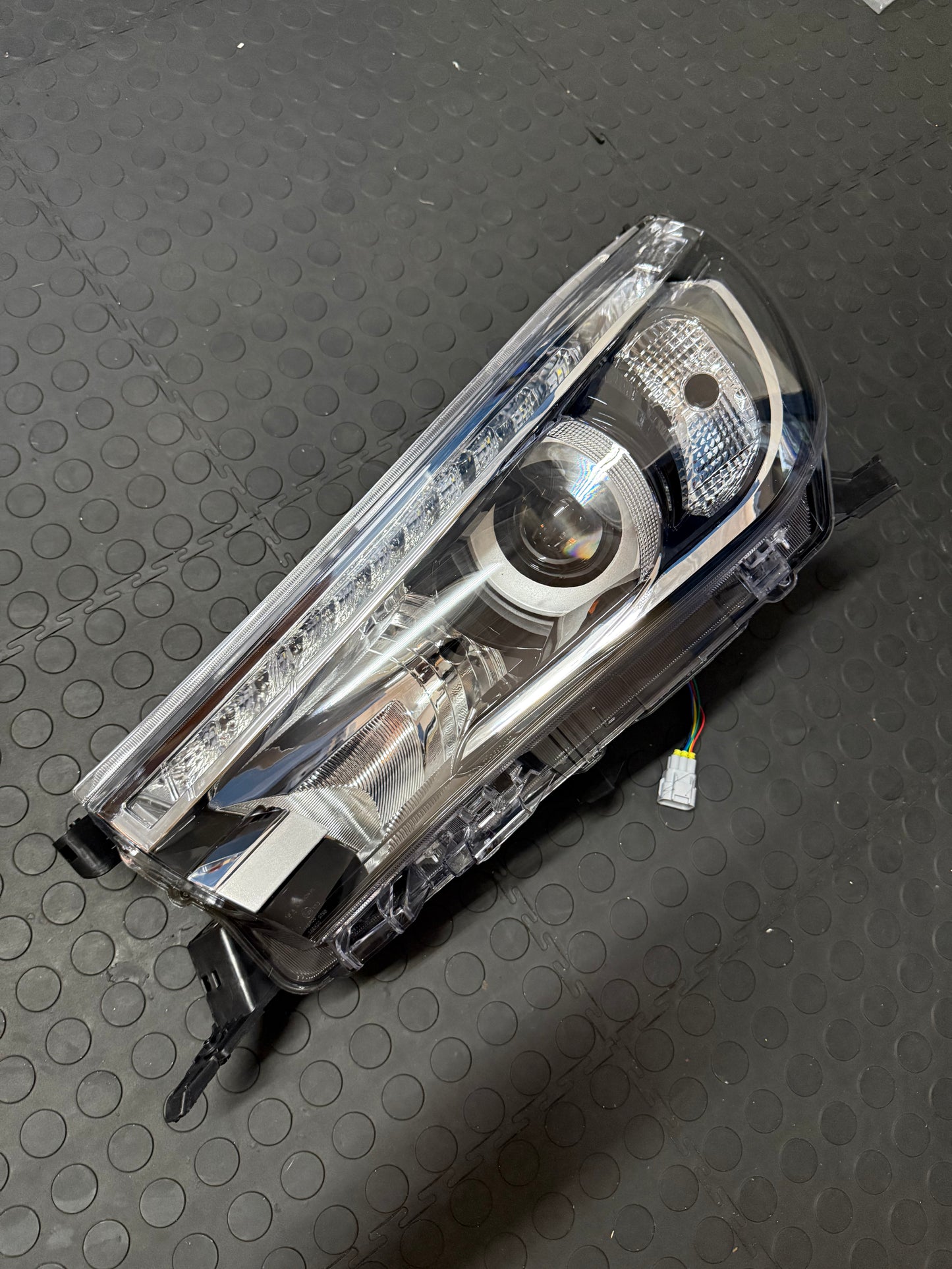 Toyota Hilux legend 50 Headlamp
