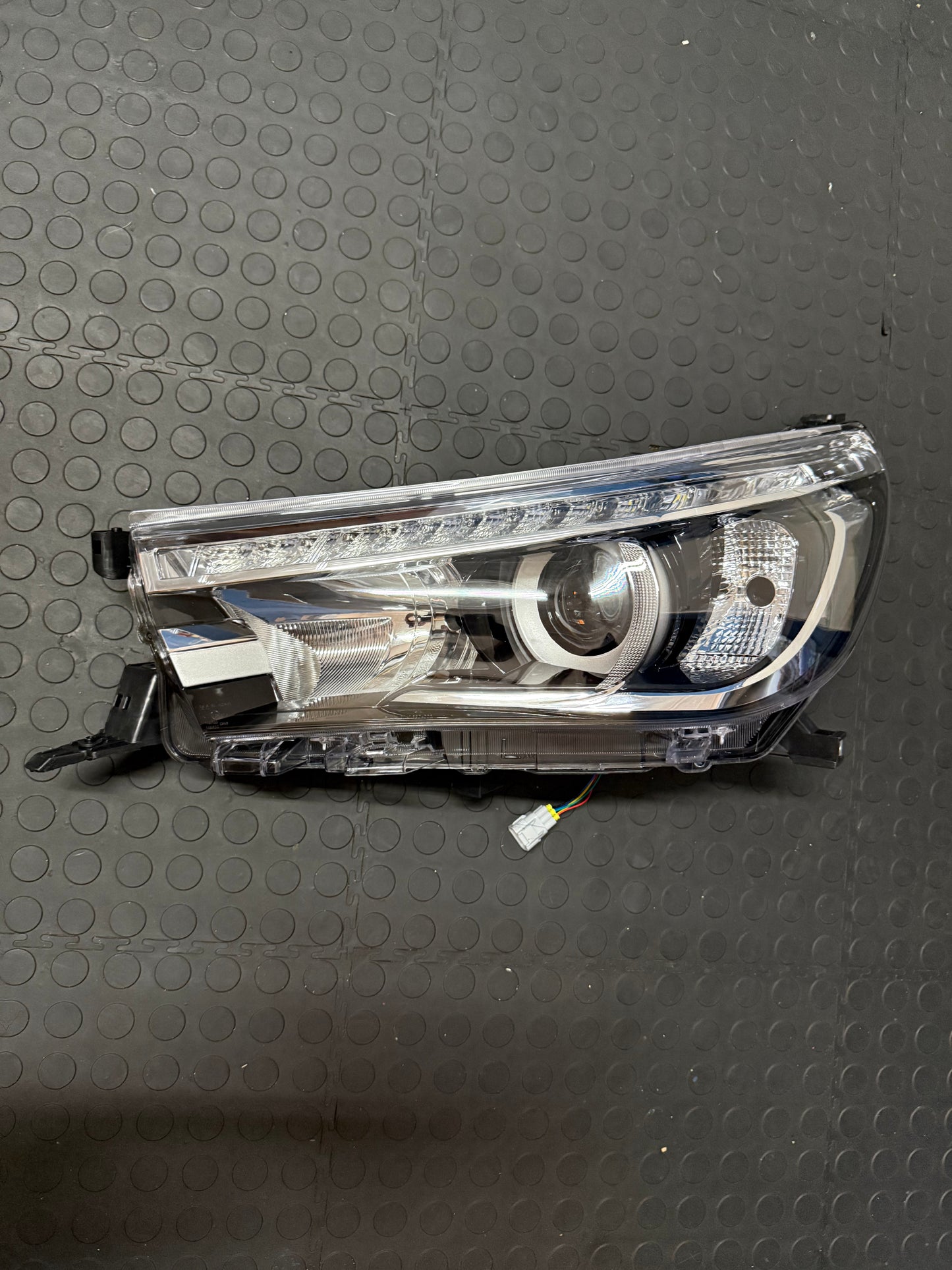 Toyota Hilux legend 50 Headlamp
